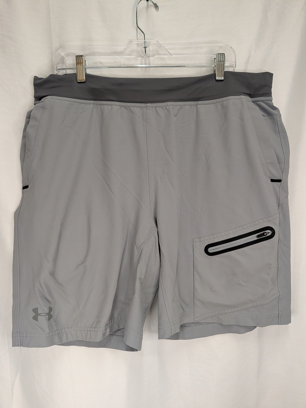 Under Armour Men’s Light Gray Unstoppable Cargo Woven Shorts - Loose Fit XL